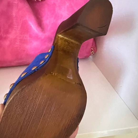 Brand new B/2 platform blue shoes - Picture 4 of 6